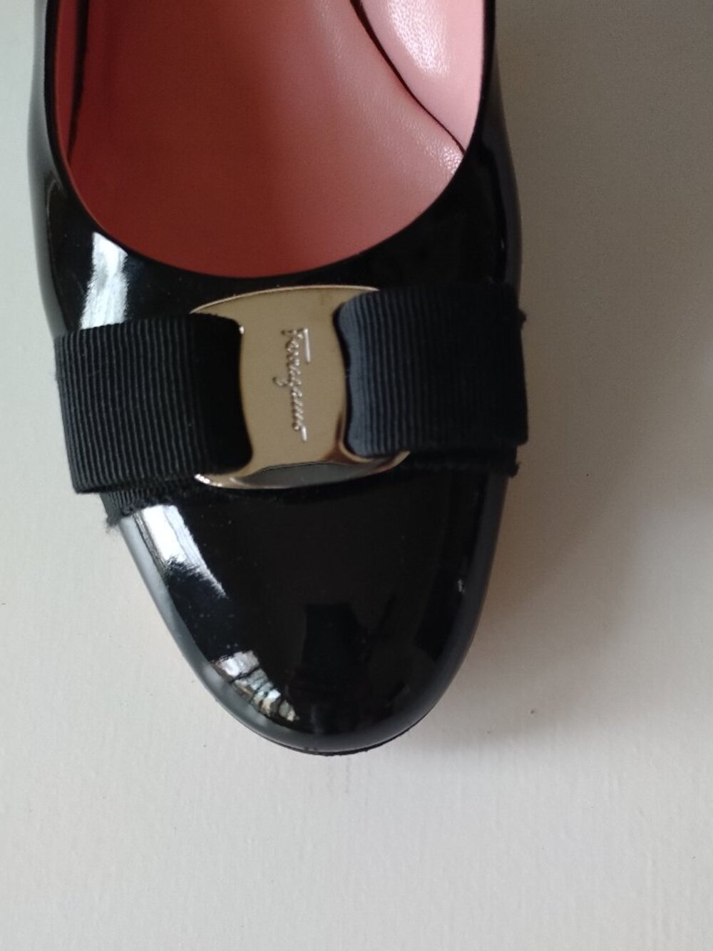 Ferragamo Black Patent Bow Slingback Kitten Heels, 8 1/2 B - Picture 5 of 13